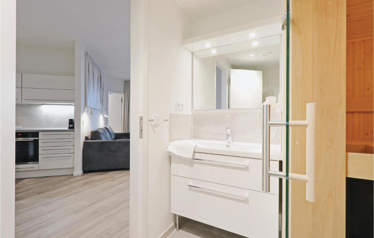 Amazing apartment in Lbeck Travemnde with 2 Bedrooms, Sauna&WiFi Lübeck Buitenkant foto